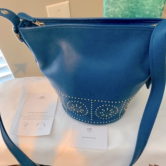 ⭐️💙COACH “RARE” GORGEOUS BLUE STUDDED SHOULDER BAG  PRISTINE INSIDE AND OUT! - Picture 9 of 12